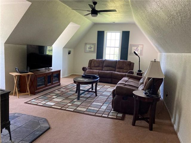 284 Hendren Road, Moravian Falls, NC 28654