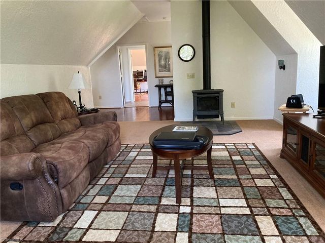 284 Hendren Road, Moravian Falls, NC 28654
