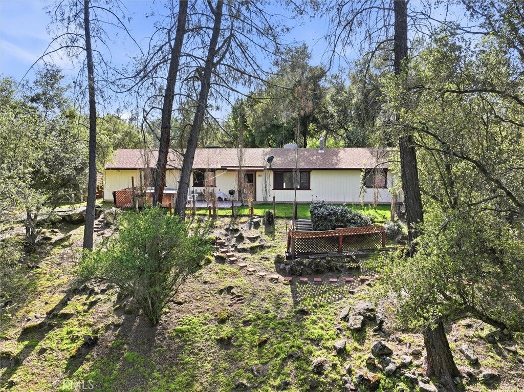 Image 1 of property listing at 28911 Gray Squirrel, Coarsegold, CA 93614