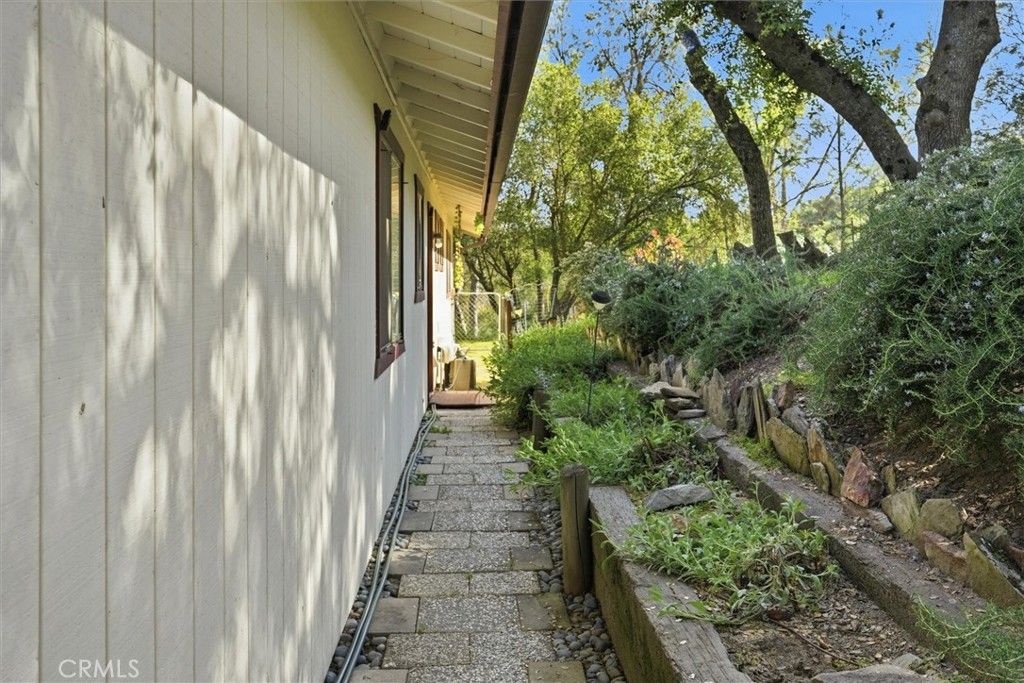 Image 32 of property listing at 28911 Gray Squirrel, Coarsegold, CA 93614