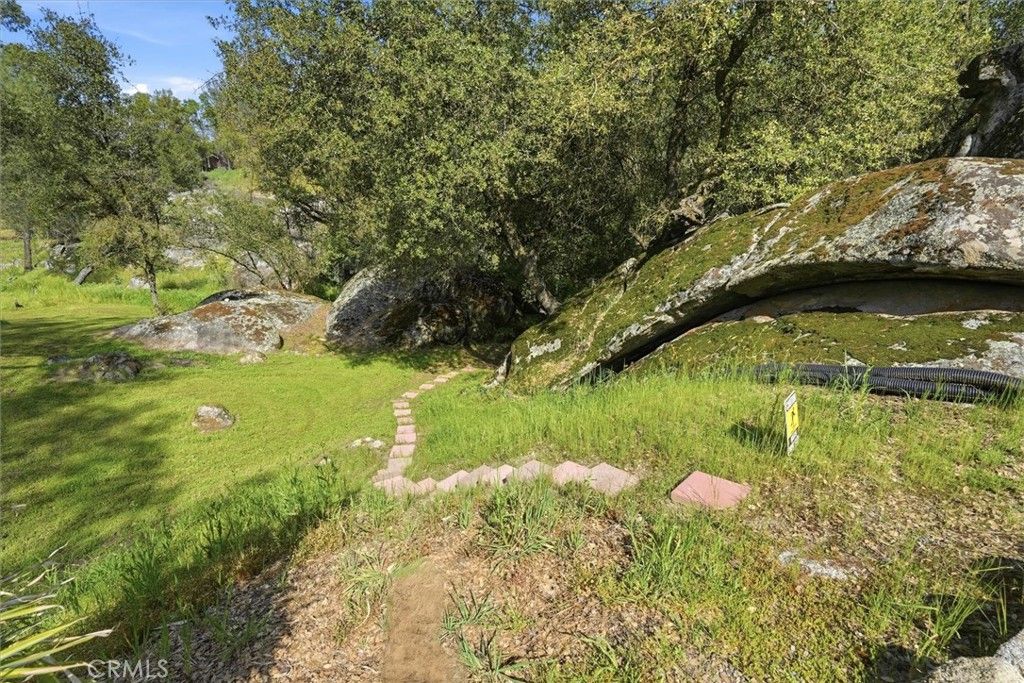 Image 33 of property listing at 28911 Gray Squirrel, Coarsegold, CA 93614