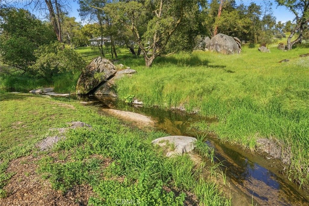 Image 40 of property listing at 28911 Gray Squirrel, Coarsegold, CA 93614