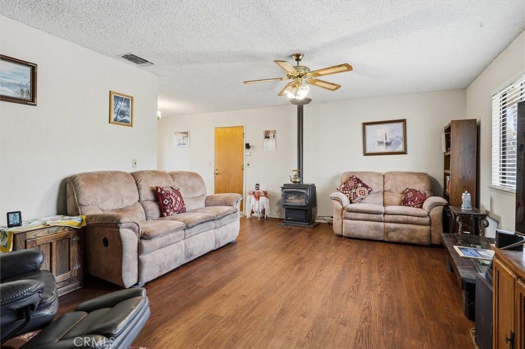 Image 8 of property listing at 28911 Gray Squirrel, Coarsegold, CA 93614