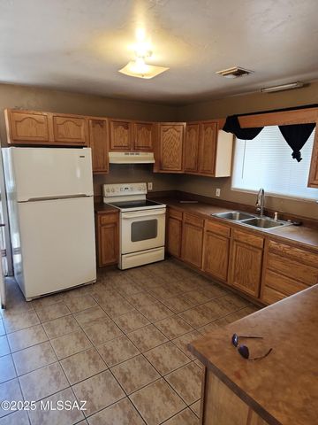 725 W 41st Street, Tucson, AZ 85713