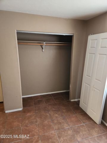 725 W 41st Street, Tucson, AZ 85713