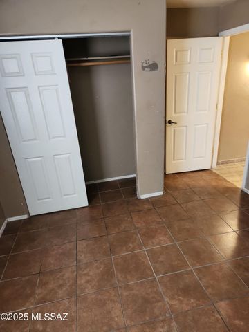 725 W 41st Street, Tucson, AZ 85713