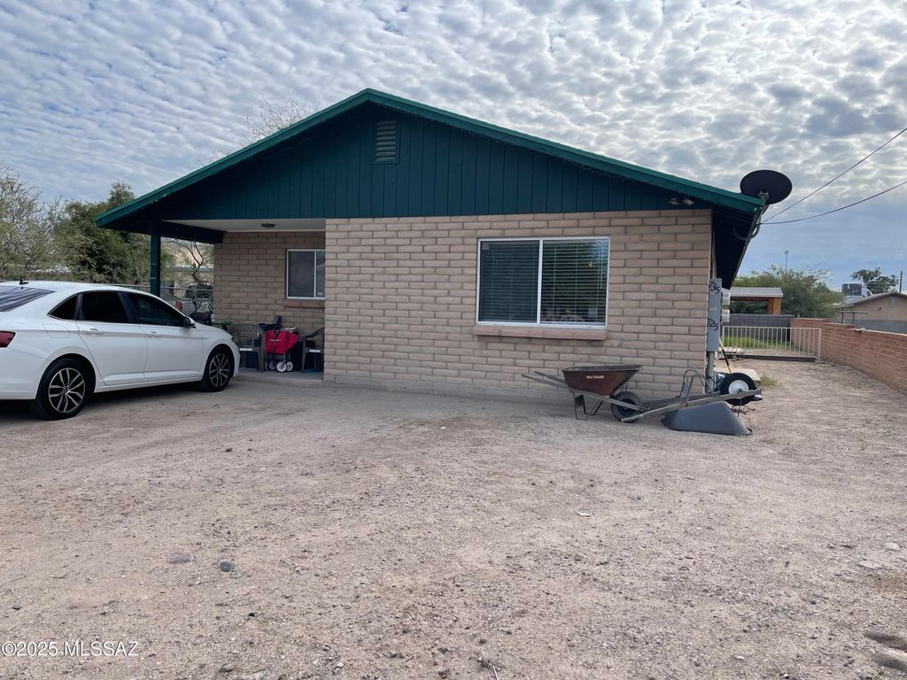 725 W 41st Street, Tucson, AZ 85713
