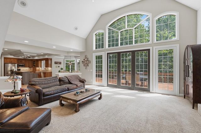 117 Lyndhurst Cir, Pine Twp, PA 15090
