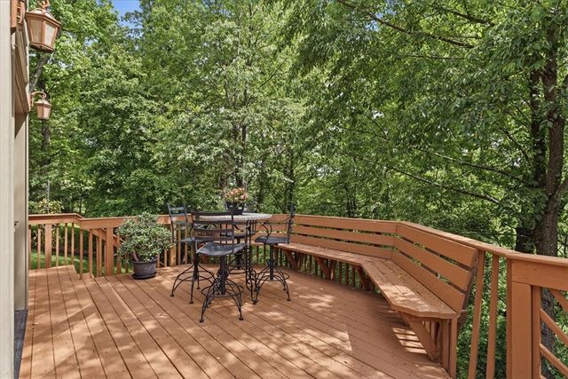 117 Lyndhurst Cir, Pine Twp, PA 15090