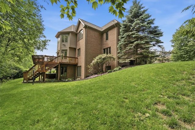 117 Lyndhurst Cir, Pine Twp, PA 15090