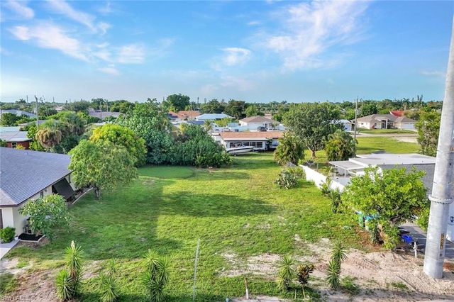 227-225 Cape Coral PKWY E, Cape Coral, FL 33904