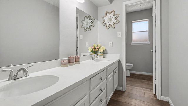 705 Meadowlark Lane, Baytown, TX 77521