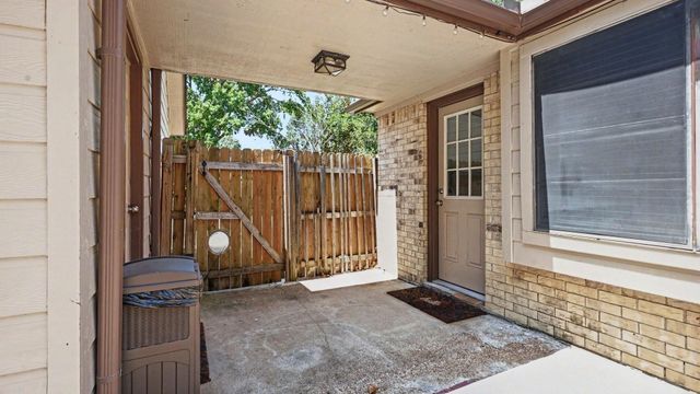 705 Meadowlark Lane, Baytown, TX 77521