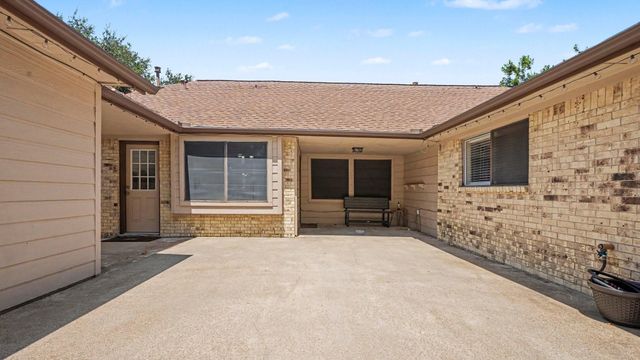 705 Meadowlark Lane, Baytown, TX 77521