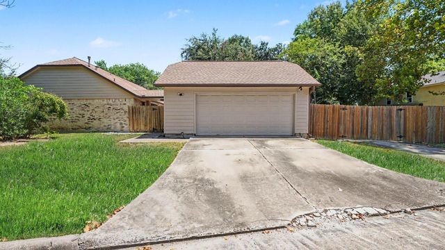 705 Meadowlark Lane, Baytown, TX 77521