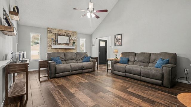 705 Meadowlark Lane, Baytown, TX 77521