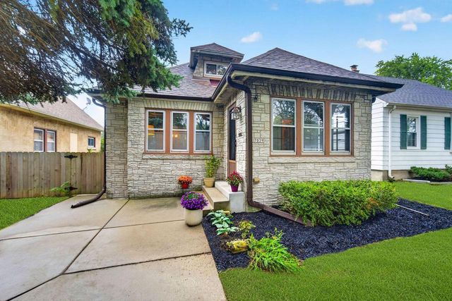 7039 W Stuth PLACE, West Allis, WI 53219