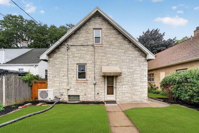 7039 W Stuth PLACE, West Allis, WI 53219