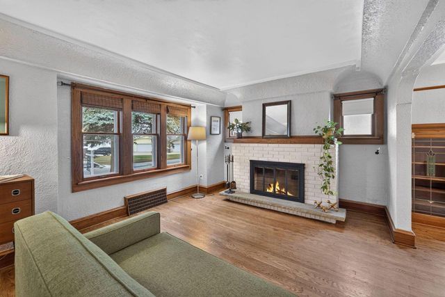 7039 W Stuth PLACE, West Allis, WI 53219