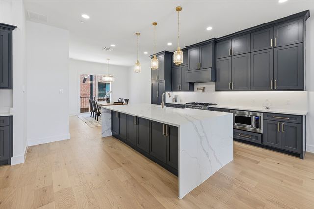 408 Vista Buena Trail, Fort Worth, TX 76111