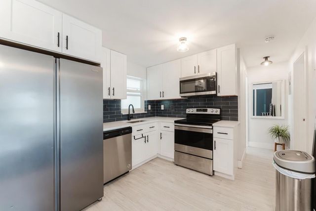 659 NE 32nd Street, Oakland Park, FL 33334