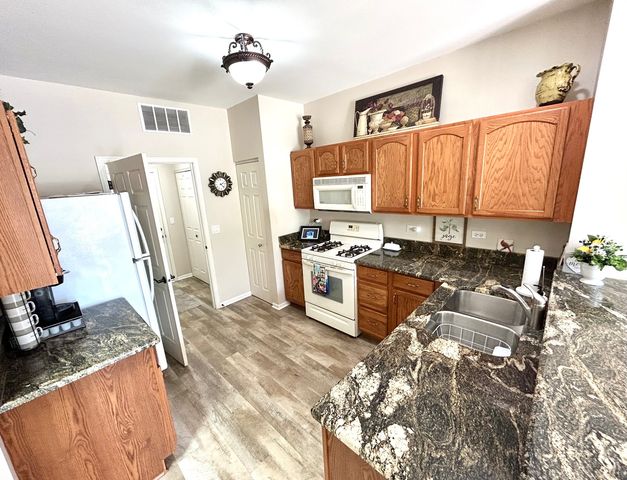 16123 Powderhorn Lake Way, Crest Hill, IL 60403