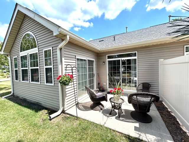 16123 Powderhorn Lake Way, Crest Hill, IL 60403