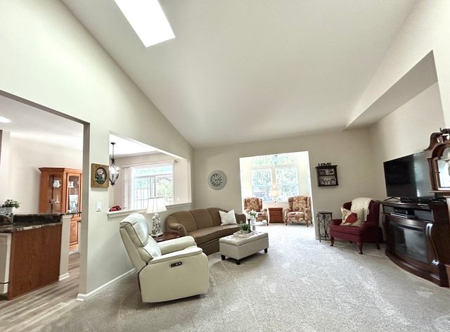 16123 Powderhorn Lake Way, Crest Hill, IL 60403