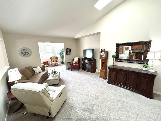 16123 Powderhorn Lake Way, Crest Hill, IL 60403