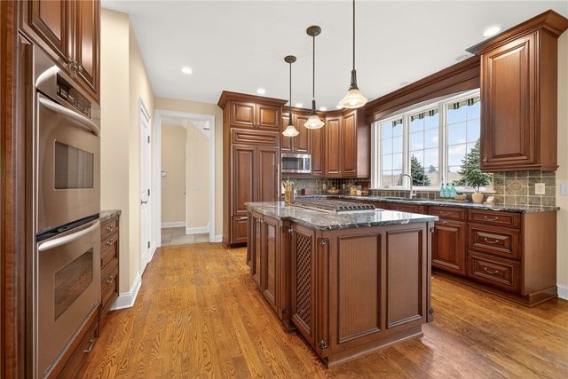 37 Amber Hill Drive, Pittsford, NY 14534