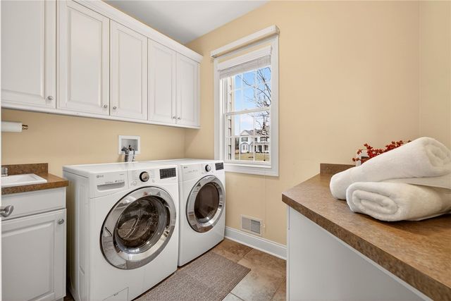 37 Amber Hill Drive, Pittsford, NY 14534