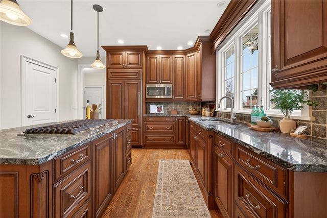 37 Amber Hill Drive, Pittsford, NY 14534