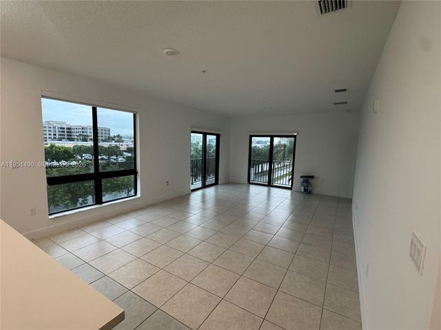 8363 NW 41st St A-306, Doral, FL 33166