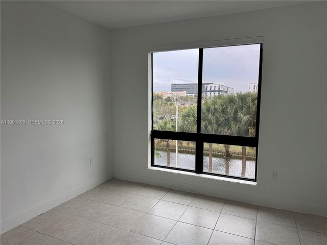 8363 NW 41st St A-306, Doral, FL 33166