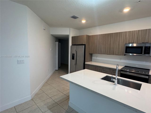 8363 NW 41st St A-306, Doral, FL 33166