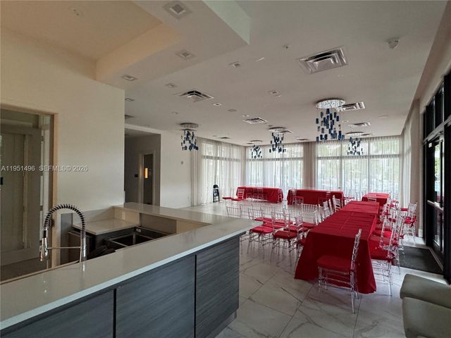 8363 NW 41st St A-306, Doral, FL 33166