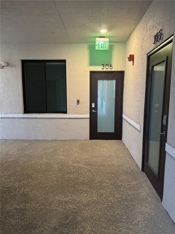8363 NW 41st St A-306, Doral, FL 33166