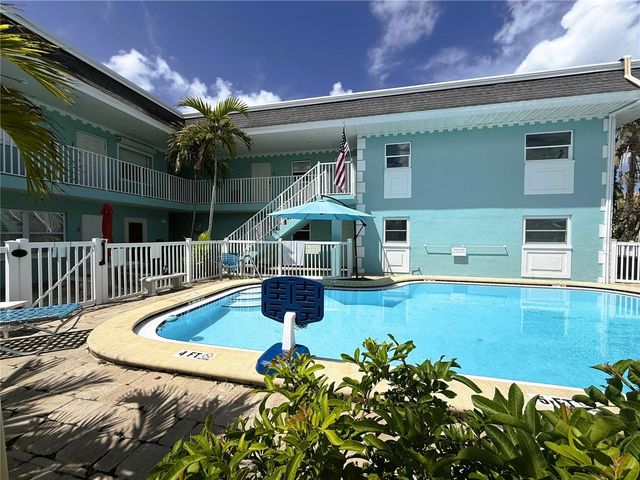 11440 1ST STREET E 2, Treasure Island, FL 33706