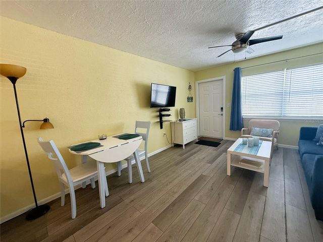 11440 1ST STREET E 2, Treasure Island, FL 33706