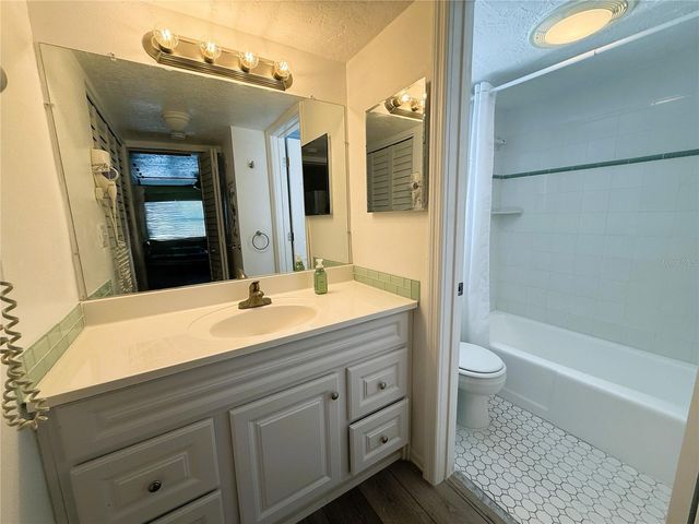 11440 1ST STREET E 2, Treasure Island, FL 33706