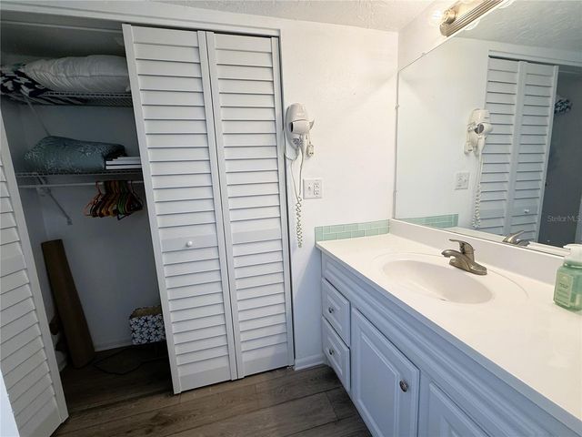 11440 1ST STREET E 2, Treasure Island, FL 33706