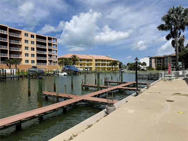11440 1ST STREET E 2, Treasure Island, FL 33706