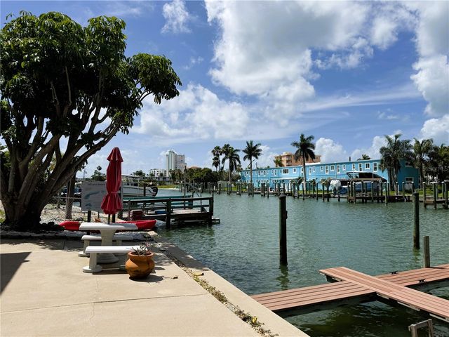 11440 1ST STREET E 2, Treasure Island, FL 33706