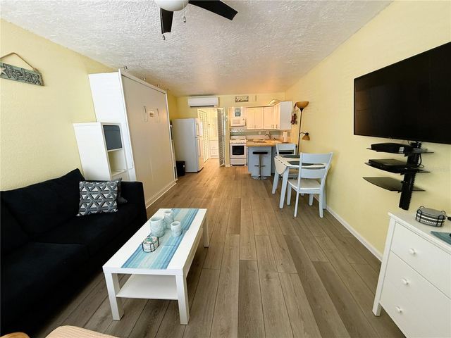 11440 1ST STREET E 2, Treasure Island, FL 33706