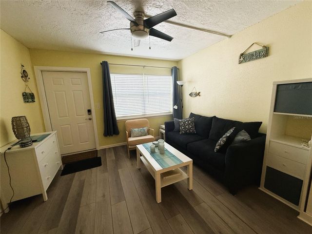 11440 1ST STREET E 2, Treasure Island, FL 33706