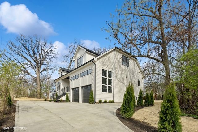 11300 Sequoya Lane, Indian Head Park, IL 60525