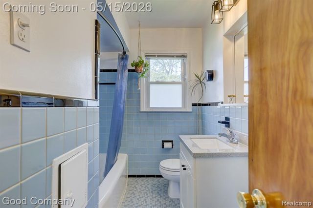 20305 Frazho Street, Saint Clair Shores, MI 48081