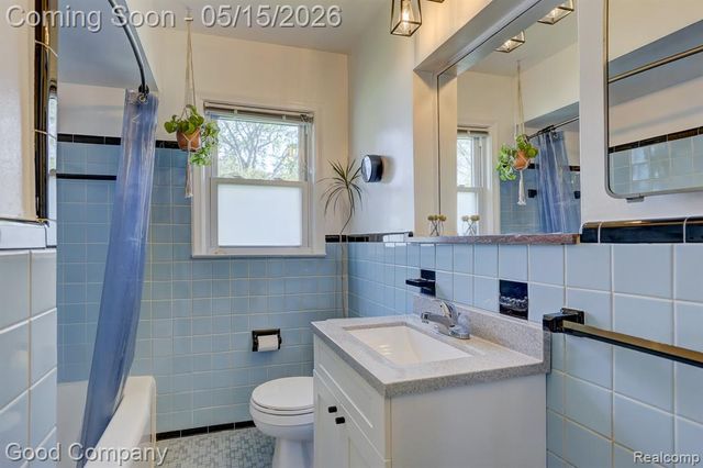 20305 Frazho Street, Saint Clair Shores, MI 48081