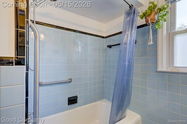 20305 Frazho Street, Saint Clair Shores, MI 48081