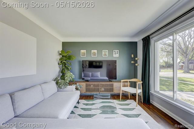 20305 Frazho Street, Saint Clair Shores, MI 48081